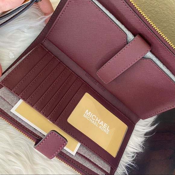 Black Friday sale ✨Michael Kors jet set travel double zipper wallet wristlet - Picture 7 of 7